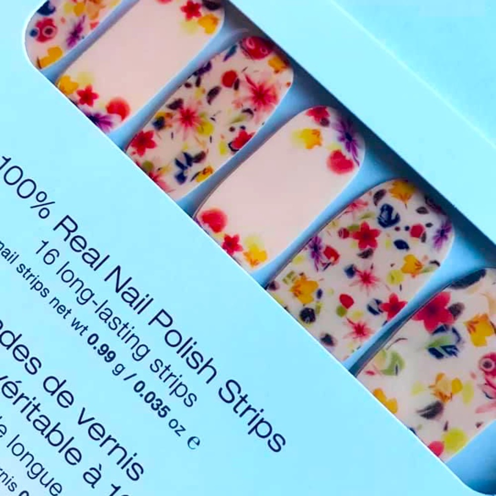 Color Street Nails, Retired set
Bundle and save on shipping per set! 5/$25